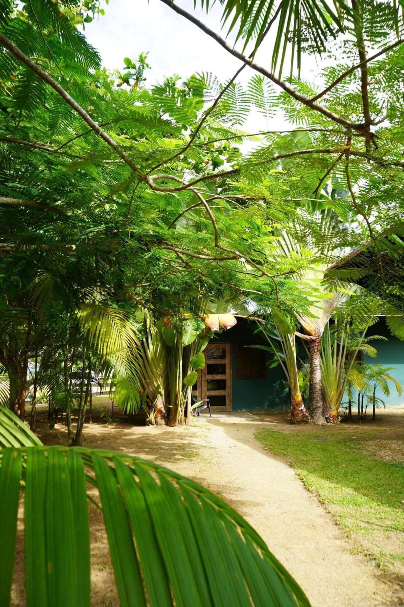 Houttuyn Wellness River Resort Paramaribo Exteriör bild